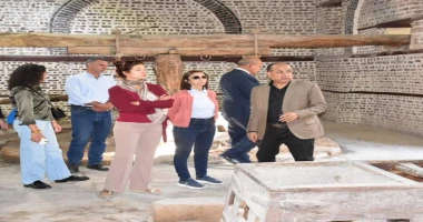 متابعه عبدالله محمد عبدالله محافظ البحيرة تستقبل القنصل الفرنسي وتؤكد على عمق العلاقات المصرية الفرنسية وتعزيز التعاون المشترك بين البلدين خلال زيارتها اليوم لمدينة رشيد ومن أمام ق