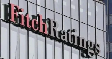 كتب:- محمد سراج الدين شحاتة وكالة فيتش ترفع التصنيف الائتمانى ل مصر من الى بالأمس وتوقعات بتراجع الحساب الجاري توقعت فيتش أن يتراجع عجز الحساب الجاري لمصر تدريجيا خلال السنتين المق