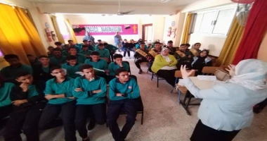 كتبت أمل عبد الرحيم في إطار مبادرة بداية وضمن جهود جامعة قناة السويس لدعم مهارات القيادة وصناعة القرار لدى طلاب المدارس، نظمت الجامعة مناظرات طلابية