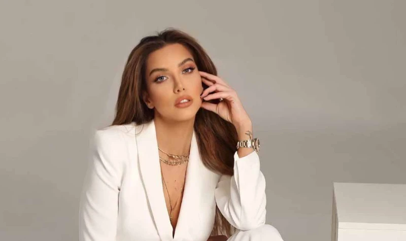 دانا حلبي تشارك محمد رجب بطولة مسلسل الحلانجي رمضان 2025 تعاقد محمد رجب الفترة الماضية على بطولة مسلسل الحلانجى، الذي ينافس به فى موسم دراما رمضان 2025، وعلم خبر أبيض أن دانا حلبي 