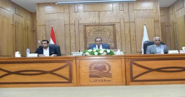 قنا ممدوح السنبسى محافظ قنا يترأس اجتماع اللجنة العامة لحماية الطفل ترأس الدكتور خالد عبد الحليم محافظ قنا، إجتماع اللجنة العامة لحماية الطفل، وذلك