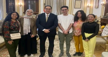 رئيس جامعة القاهرة يرحب بنشر مجلة هجرة الكترونيا على المنصة الرقمية للجامعة ويطالب بتوسيع دائرة انتشارها لتعم فائدتها كتب - محمود الهندي فى حوار اكتسب طابعا خاصا، أجرى د. محمد سامى