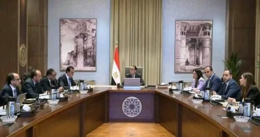 رئيس الوزراء يتابع الإجراءات والخطوات الخاصة بتطبيق المرحلة الثانية من منظومة التأمين الصحي الشامل متابعة صبري الحصري عقد الدكتور مصطفى مدبولي، رئيس