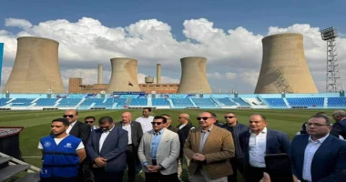 كتب:- محمد سراج الدين شحاتة وزير قطاع الأعمال ووزير الرياضة يفتتحان أستاد غزل المحلة بعد التطوير شهد المهندس محمد شيمى وزير قطاع الأعمال العام