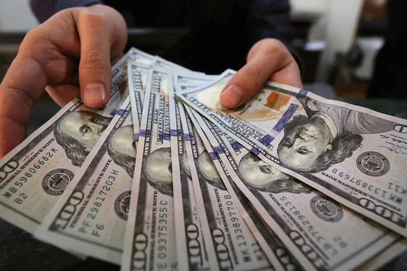 إعلامي يعلن أخبار سارة بالجملة بشأن الدولار ..ومفاجأة من شركة شل عن زيادة الغاز لمصر كتبت أميرة السمانقال الاعلامي نشأت الديهي، إن تحويلات المصريين من الخارج من يناير لسبتمبر ارتفع