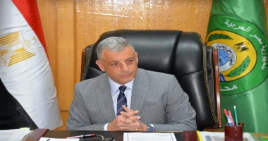 كتبت أمل عبد الرحيم عقد اللواء طيار أ.ح أكرم محمد جلال محافظ الإسماعيلية، اجتماعا لمتابعة استعدادات مديرية التموين والتجارة الداخلية بالإسماعيلية لتنفيذ تجربة سوق اليوم الواحد بالم