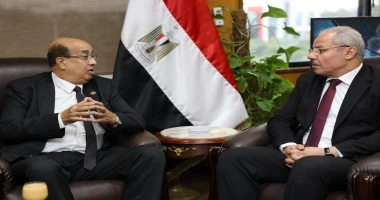 كتبت أمل عبد الرحيم استقبل الدكتور ناصر مندور، رئيس جامعة قناة السويس، اليوم الأحد الموافق 10 نوفمبر، الأستاذ محمد حسين، نقيب المعلمين بالإسماعيلية ورئيس الإتحاد المصري لكرة القدم 