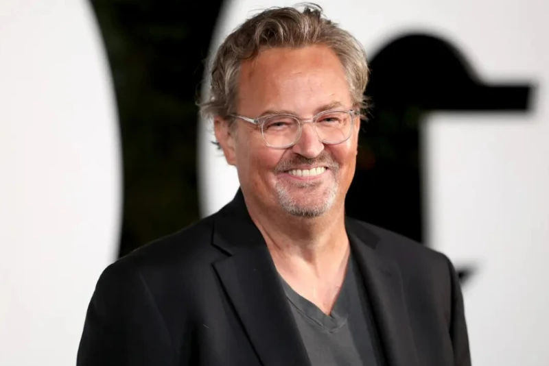 اتهام 5 أشخاص بوفاة الممثل ماثيو بيري قال الادعاء الأميركي إن 5 أشخاص اتهموا بالصلة بوفاة ماثيو بيري بعد تعاطيه جرعة زائدة من عقار الكيتامين العام الماضي، ومنهم مساعد الممثل وطبيبا