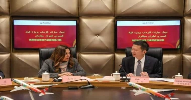 متابعة سيد زعزوع وزيرة التنمية المحلية ومحافظ الأقصر يبحثان مع رئيس شركة سيتشوان للطيران تشغيل الرحلات السياحية إلى القاهرة والأقصر فى إطار زيارتها