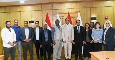 قنا ممدوح السنبسى محافظ قنا يستقبل وفد بعثة البنك الدولي بمكتبه خلال تفقدهم تنفيذ عدد من المشروعات استقبل الدكتور خالد عبد الحليم محافظ قنا، بمكتبه وفد بعثة البنك الدولى، والمكتب ا