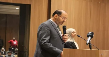 ريم العبدلي -ليبيا ندوة علمية حول التغيرات المناخية وانعكاساتها على البيئة أقيم بقاعة الاقتصاد قاريونس ندوة علمية بعنوان التغيرات المناخية وانعكاساتها على البيئة تحت شعار الطموح نح