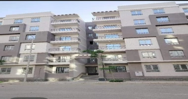 متابعة سيد زعزوع الإجراءات والأوراق المطلوبة للتقديم على شقق محدودي ومتوسطي الدخل الاوراق المطلوبه للمتزوج 1-صوره البطاقه الشخصيه للزوج والزوجة 2- قسيمه () 3- ميلاد الاولاد (كمبيوت