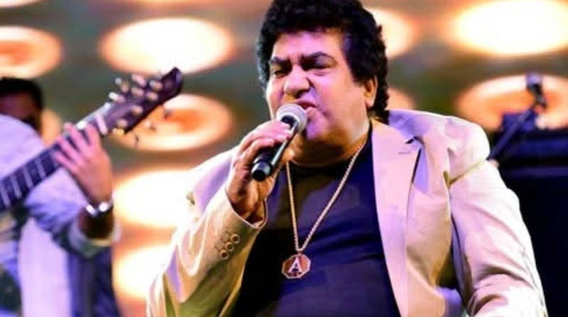 تغيير مكان عزاء أحمد عدوية قررت أسرة الفنان أحمد عدوية، تغيير مكان عزاء الراحل لمسجد المشير طنطاوي بالتجمع الخامس بدلا من مسجد عمر مكرم. ويقام عزاء