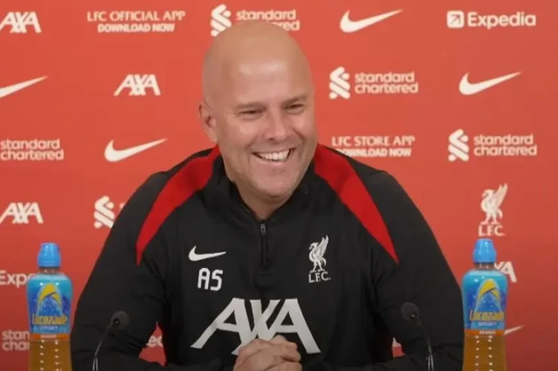 سلوت يأمل بلقب لبوستيكوغلو بعدما استعاد هوية توتنهام- وتابع: لقد تلقينا الآن بطاقة حمراء وخسرنا النقاط. لدينا الآن مباراة ضد توتنهام خارج ملعبنا، وهي مباراة لعبها أرسنال في بداية ا