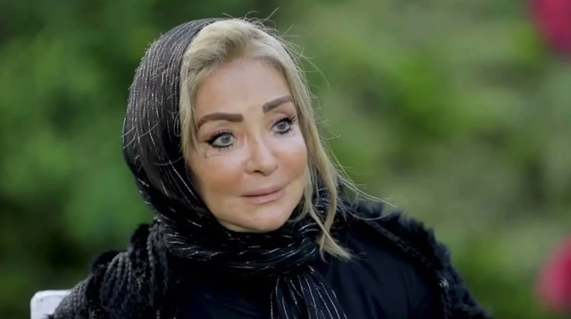 30 دقيقة واقف في زورها.. فص ثوم يعكنن الفنانة شهيرة شاركت الفنانة شهيرة، موقفا صعبا تعرضت له اليوم، سبب لها أزمة صحية كبيرة، ونشرت عبر حسابها على منصة فيسبوك، تفاصيل ما حدث، بعدها 
