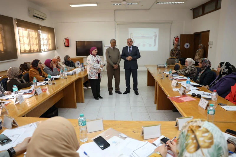 كتبت أمل عبد الرحيم في إطار الخطة التدريبية لعام 2024، وبرعاية الدكتور ناصر مندور، رئيس جامعة قناة السويس. وبإشراف عام الدكتور حمدي عطا الله مدير مركز ضمان الجودة بالجامعة. اختتمت