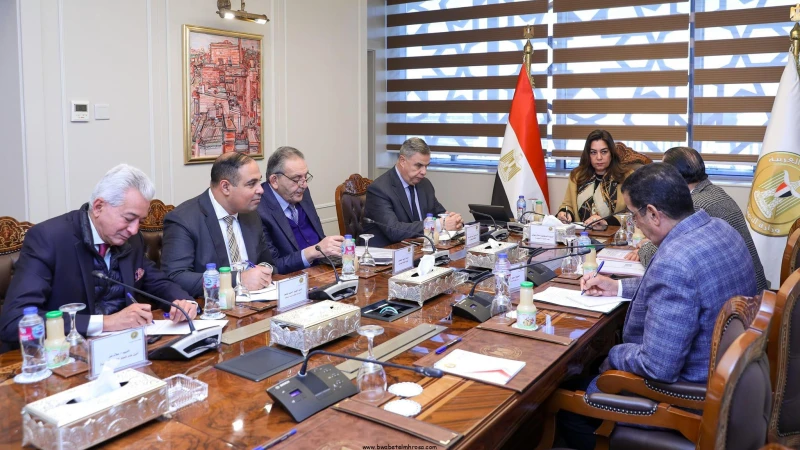 بوابة المحروسةينشرها : الأدمنوزيرة التنمية المحلية تتابع جهود التوسع في نموذج سوق اليوم الواحدبالإسكندريةوزيرة التنمية المحلية تتابع مع محافظ
