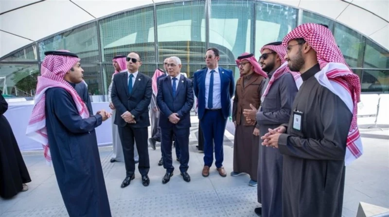 النائب العام يزور أضخم مشروع نقل في السعودية قام النائب العام المستشار محمد شوقي، بجولة تفقدية بمدينة الرياض بالمملكة العربية السعودية، على هامش