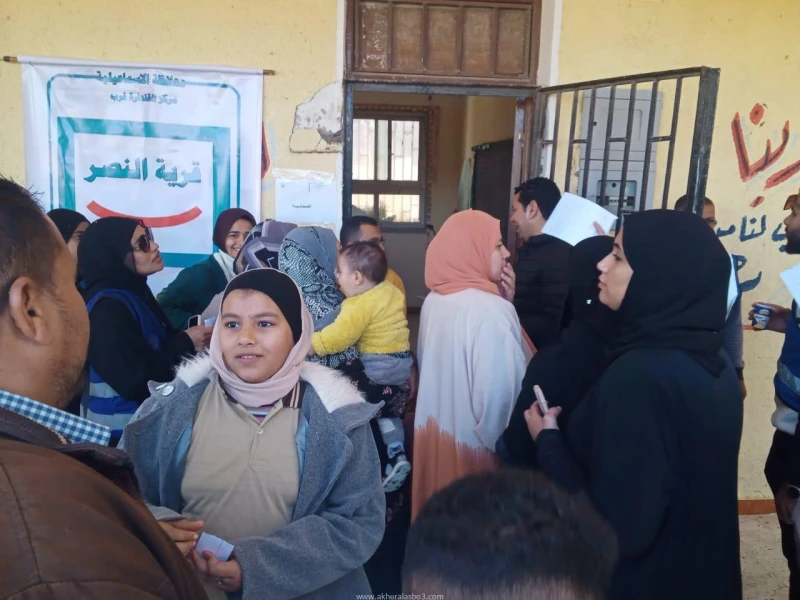 كتبت أمل عبد الرحيم في إطار مبادرة حياة كريمة، نظمت جامعة قناة السويس قافلة شاملة إلى قرية النصر بمدينة القنطرة غرب، ضمت فرقا من الكليات الطب والتمريض والتربية والزراعة والطب البيط