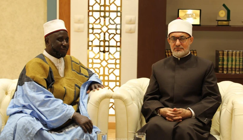 مفتي الجمهورية يستقبل إمام المسجد الكبير في الكاميرون لبحث سبل تعزيز التعاون في تدريب أئمة الكاميرون على الإفتاء متابعه زينب مصطفي استقبل فضيلة الأستاذ الدكتور نظير محمد عياد -مفتي