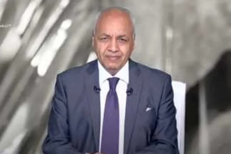 مصطفى بكري للناقمين: لو مش عجباك بلدنا روح سوريا يمكن تلاقي الديمقراطية هناك هاجم الإعلامي مصطفى بكري، الذي يعتبر عضوا في مجلس النواب، منتقدي الحكومة على منصات التواصل الاجتماعي، م