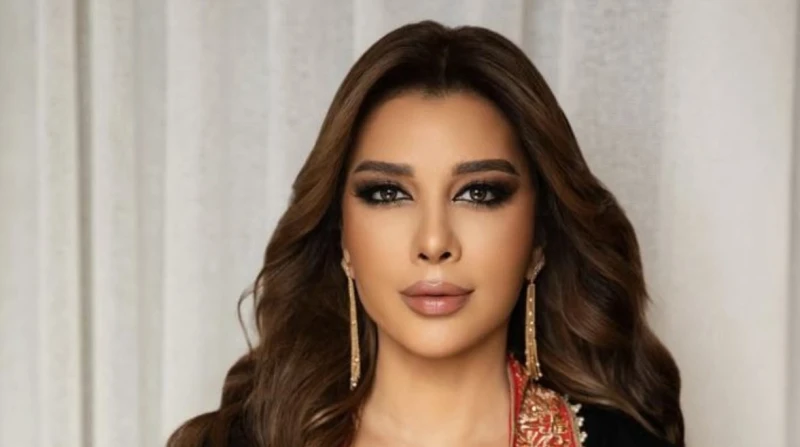 سوريا جنة.. أصالة تدعم بلادها بأغنية على إيقاع سقوط الأسد طرحت الفنانة السورية أصالة نصري، أغنية جديدة بعنوان سوريا جنة، بعد أيام من سقوط النظام