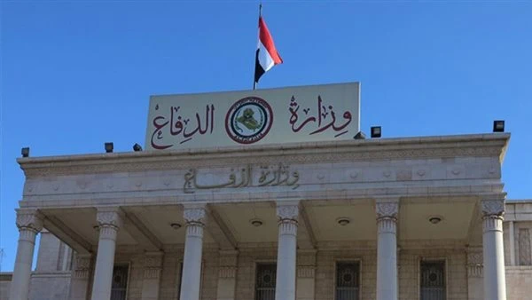 العراق.. الدفاع تتخذ إجراءات بحق ضابطين اثنين على خلفية حادث زغيتون أفاد مصدر أمني رفيع في وزارة الدفاع العراقية، اليوم الخميس، بحجز ضابط استخبارات اللواء 42 في الجيش وعزل الآمر عل