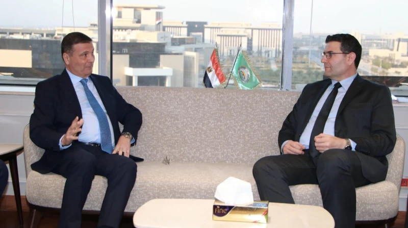 مصر تتفق مع لبنان على تصدير التمور للأسواق العالمية اتفق وزير الزراعة واستصلاح الأراضي، علاء فاروق، مع نظيره اللبناني، عباس الحاج حسن، على التعاون في