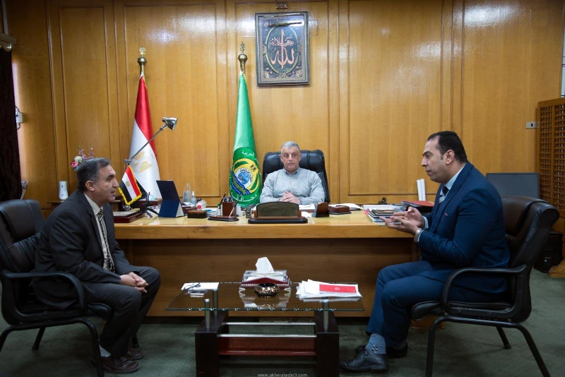 كتبت أمل عبد الرحيم أكد اللواء طيار أ.ح أكرم محمد جلال محافظ الإسماعيلية، على أهمية الاكتفاء الذاتي من منتجات مزارع تسمين الدواجن والبياض والمزارع السمكية الموجودة بنطاق المحافظة؛