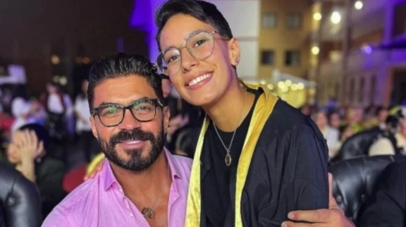 بعد دخولها المستشفى.. تعرف على مرض ابنة خالد سليم؟ أعلن الفنان خالد سليم عن تعرض ابنته خديجة لوعكة صحية استدعت دخولها المستشفى، حيث شارك متابعيه عبر خاصية الاستوري على حسابه الرسمي