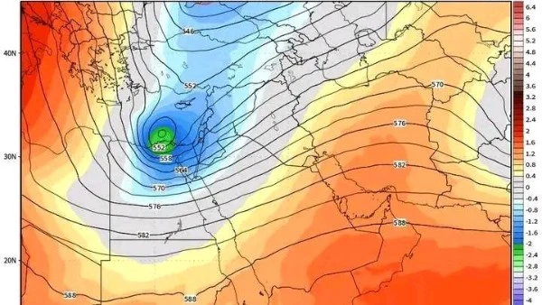 الأرصاد تكشف تفاصيل حالة الطقس ودرجات الحرارة المتوقعة اليوم حذر خبراء هيئة الأرصاد من تكون الشبورة المائية الكثيفة، اليوم الأحد، التى تصل لحد الضباب
