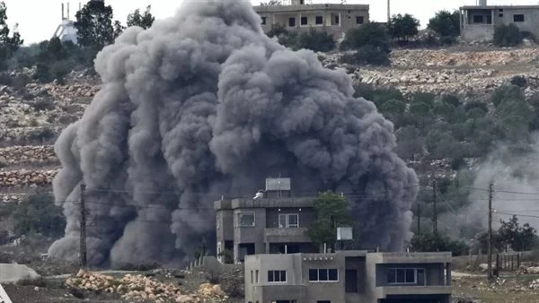 حزب الله اللبناني: استهداف قوة إسرائيلية بعبوة ناسفة وسقوط قتلى وجرحى أعلن حزب الله اللبناني، اليوم الخميس، استهداف قوة إسرائيلية بعبوة ناسفة في منطقة ترتيرة ببلدة مارون الراس، فيم