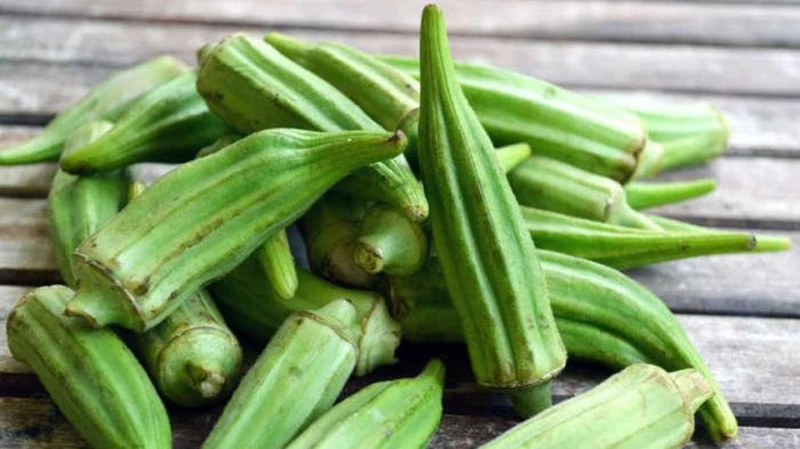 لن تفقدي طعم الصيف.. دليل كامل لتخزين البامية بخطوات بسيطة تقدم الشيف سارة الحافظ طرقا فعالة لتخزين البامية والحفاظ على جودتها بعد انتهاء موسمها بشكل