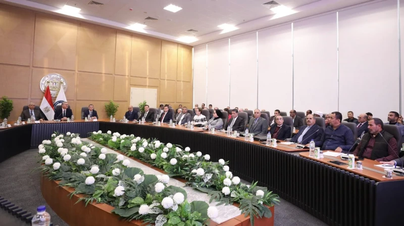 البترول تطرح مزايدة عالمية للتنقيب عن الرمل الزجاجي طرحت وزارة البترول والثروة المعدنية، ممثلة في الهيئة المصرية العامة للثروة المعدنية، اليوم،