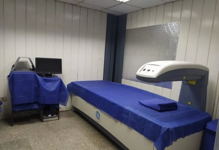 مستشفى الدعاة يوفر تقنيات طبية متطورة للكشف عن العظام والثدي، اعرف المواعيد أعلن مستشفى الدعاة عن توفير أحدث التقنيات الطبية لخدمة المرضى، إذ وفر جهازا متطورا لقياس كثافة العظام، و