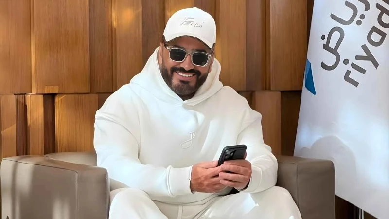 تامر حسني يشوق جمهوره لحفل رأس السنة- فيديو افاق عربية - شارك حساب روتانا لايف مقطع فيديو للنجم تامر حسني عبر منصة التواصل الاجتماعي إنستغرام، شوق الجمهور فيه لحفلة رأس السنة التي