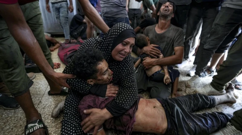 10 صور تجسد كوارث العالم في 2024 نشرت وكالة أستوشيد بريس الأمريكية قائمتها لأفضل 100 صورة مؤثرة حول العالم لعام 2024. الجديد هذا العام أن الصور التي