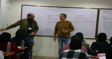 عدسة جريدة بوابة اخر الاسبوع بزيارة ميدانية مدرسة المداد البنات ريم العبدلي -ليبيا فى زيارة ميدانية مدرسة المداد البنات تجولت عدستنا داخل المدرسة ، وأجرت حوار صحفى مع مدير المدرسة