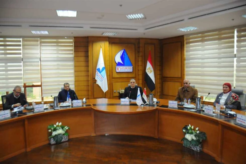 منح ألقاب علمية وتعيينات.. أبرز موضوعات آخر اجتماعات مجلس جامعة كفر الشيخ في ديسمبر عقد مجلس جامعة كفر الشيخ برئاسة الدكتور عبد الرازق دسوقي رئيس