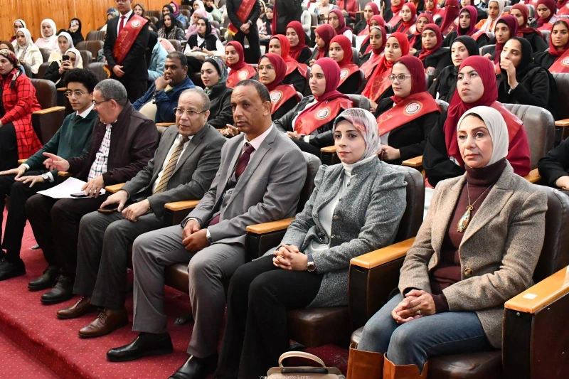 كتبت أمل عبد الرحيم تحت رعاية الدكتور ناصر مندور، رئيس جامعة قناة السويس ، وبإشراف عام الدكتور محمد عبد النعيم، نائب رئيس الجامعة لشئون التعليم