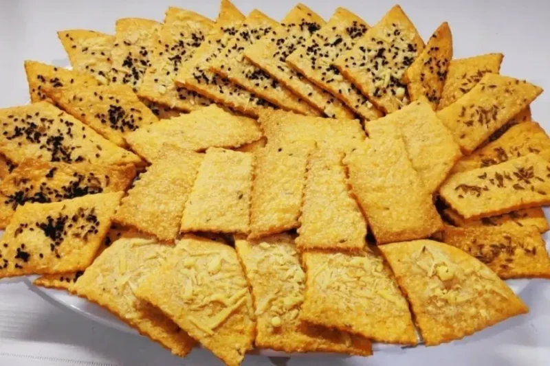 تريند المقرمشات.. خطورة كبيرة على المعدة وتحذير من المواد الحافظةأوضحت الدكتورة جيهان فؤاد، عميد المعهد القومي للتغذية السابق، المشكلات التي تسببها