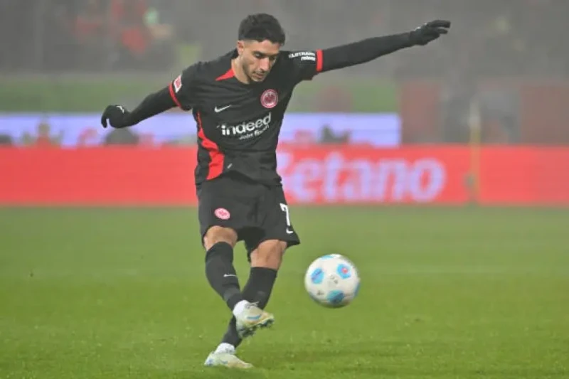 للمرة الثانية عمر مرموش يحصد جائزة لاعب الشهر في الدوري الألمانيحصد المصري عمر مرموش، مهاجم فريق آينتراخت فرانكفورت، جائزة أفضل لاعب في الدوري