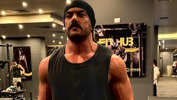 اليوم.. أحمد العوضي يحتفل بعيد ميلاده ال38 يحتفل الفنان أحمد العوضي، اليوم الخميس، بعيد ميلاده ال38، حيث إنه من مواليد 12 ديسمبر عام 1985.وحرص العوضي