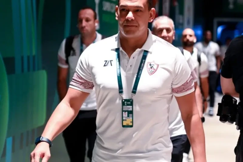 انقسام في الزمالك بسبب مصير عبد الواحد السيدكشف الإعلامي محمد فاروق عن مصير عبد الواحد السيد مدير الكرة بالقلعة البيضاء بعد التعاقد مع السويسري