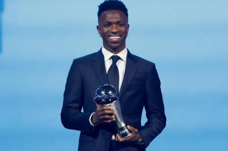 بعد فوز فينيسيوس.. الكشف عن مفاجآت في التصويت لجائزة الأفضل تتويج فينيسيوس جونيور جونيور من قبل الاتحاد الأوروبي كرة القدم الدولية، المتفوق على رودري