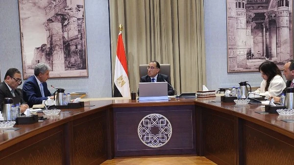 مدبولي: العمل على مضاعفة الغرف الفندقية لتحفيز الاستثمار السياحي في مصر اجتمع الدكتور مصطفى مدبولي، رئيس مجلس الوزراء، مساء اليوم، مع شريف فتحي، وزير السياحة والآثار، لبحث سبل تحفي