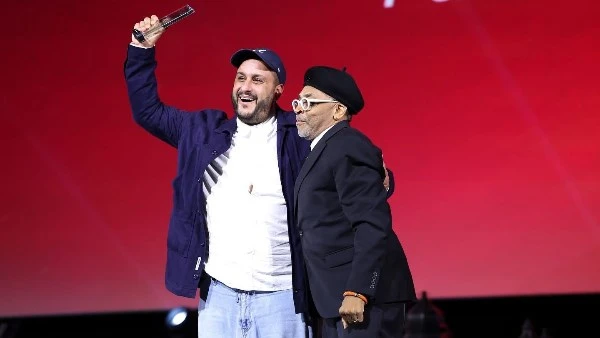 تونس وفلسطين ومصر.. جوائز مهرجان البحر الأحمر السينمائي اختتم حفل توزيع جوائز مهرجان البحر الأحمر السينمائي الدولي قبل قليل المقام في جدة، بحضور عدد كبير من نجوم العالم، وقدم المخر