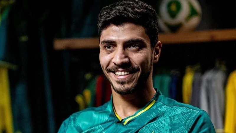 الزمالك يسعى لحسم صفقة محمد شريف في يناير .. تفاصيل أكد الإعلامي أمير هشام، أن نادي الزمالك مترقب موقف محمد شريف مهاجم الخليج السعودي، وهناك تواصل دائم مع وكيله بشكل شبه يومي، موضح