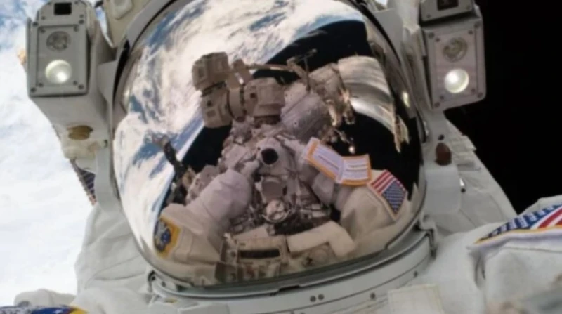 لماذا يطول رواد الفضاء بمقدار 7 سنتيمترات؟... إليك السبب كشف رائد الفضاء الإسباني بابلو ألفاريز أن قضاء فترات طويلة في الفضاء الخارجي يؤدي إلى زيادة