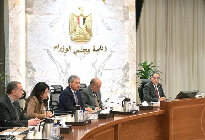 استثمارات إماراتية جديدة، الحكومة تسعى لطرح عدد من المطارات المصرية اجتمع الدكتور مصطفى مدبولي، رئيس مجلس الوزراء، اليوم الأربعاء، مع مسئولي عدد من الشركات الإماراتية لمناقشة التعا